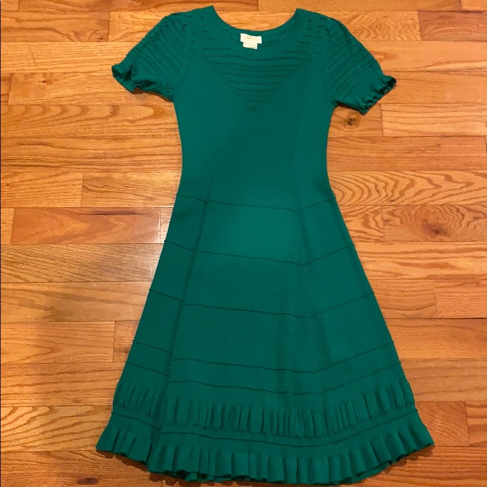 Maeve - Picture 1 of 5